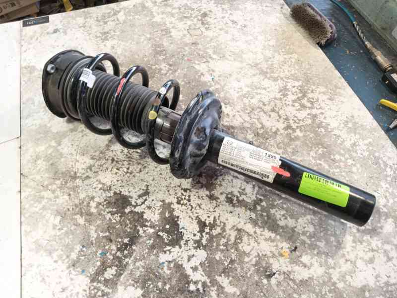 Recambio de amortiguador delantero derecho para cupra formentor (km7, kmp) 1.4 e-hybrid referencia OEM IAM 5WA413024C  