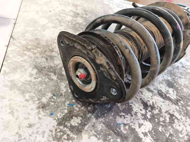 Recambio de amortiguador delantero izquierdo para ford transit connect monospace 1.5 tdci referencia OEM IAM   
