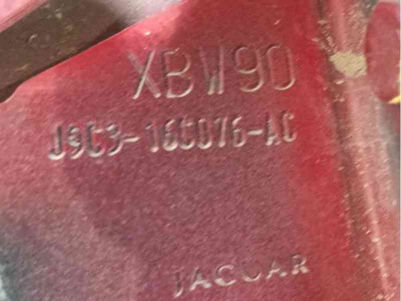 Recambio de aleta delantera derecha para jaguar e-pace (x540) 2.0 d150 referencia OEM IAM J9C2949  