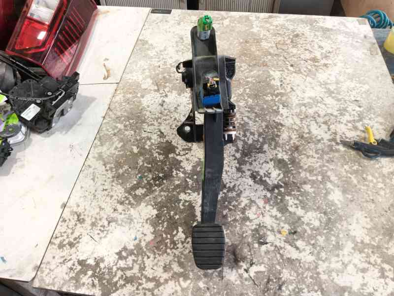 Recambio de pedal embrague para renault express furgoneta/monovolumen 1.5 blue dci 75 (f6aa) referencia OEM IAM   