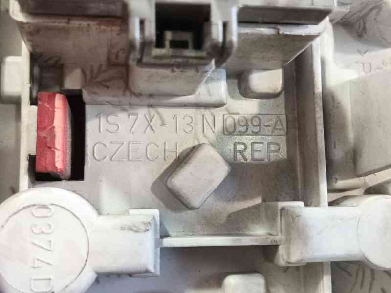 Recambio de piloto trasero izquierdo para ford mondeo iii (b5y) 2.0 16v tddi / tdci referencia OEM IAM 1371861  