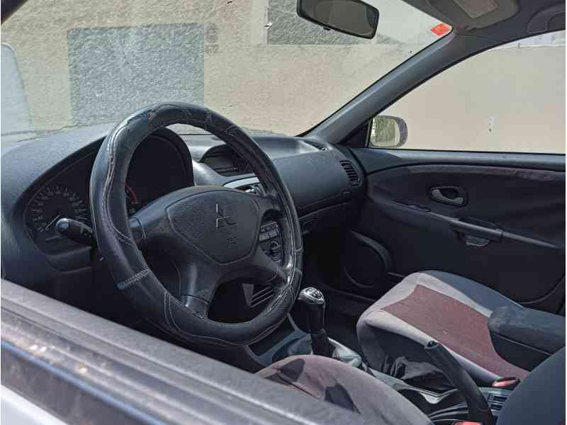 mitsubishi carisma (da_) del año 2003