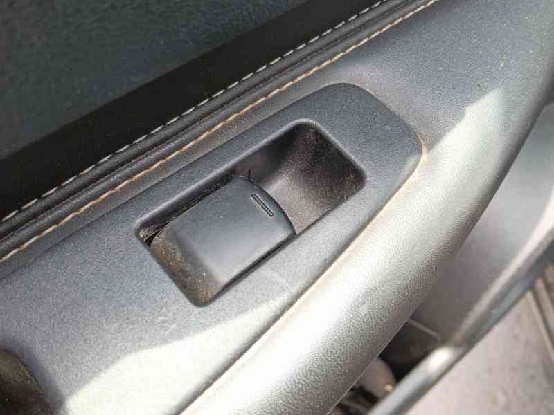 Recambio de mando elevalunas trasero izquierdo para nissan qashqai i (j10, nj10) 2.0 dci a las 4 ruedas referencia OEM IAM   