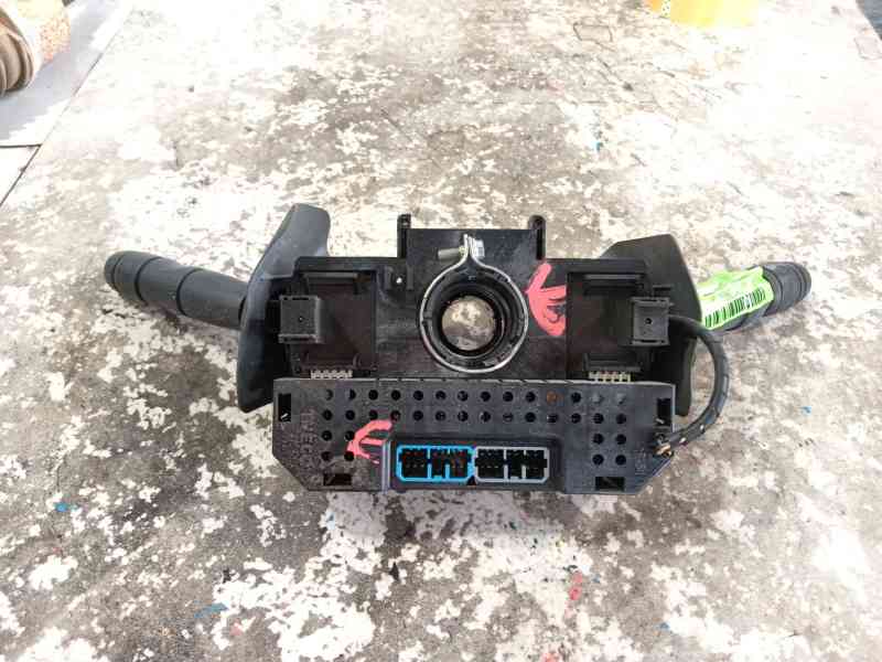 Recambio de mando multifuncion para iveco daily iii furgoneta 35 c 12 v, 35 s 12 v (agka43a2, agkb43a2, agkb46a2,... referencia 