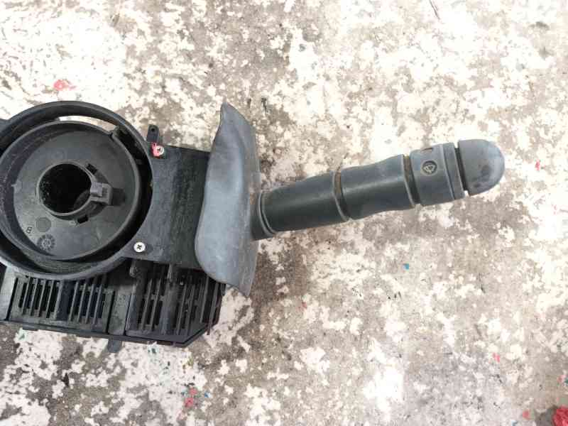 Recambio de mando multifuncion para iveco daily iii furgoneta 35 c 12 v, 35 s 12 v (agka43a2, agkb43a2, agkb46a2,... referencia 