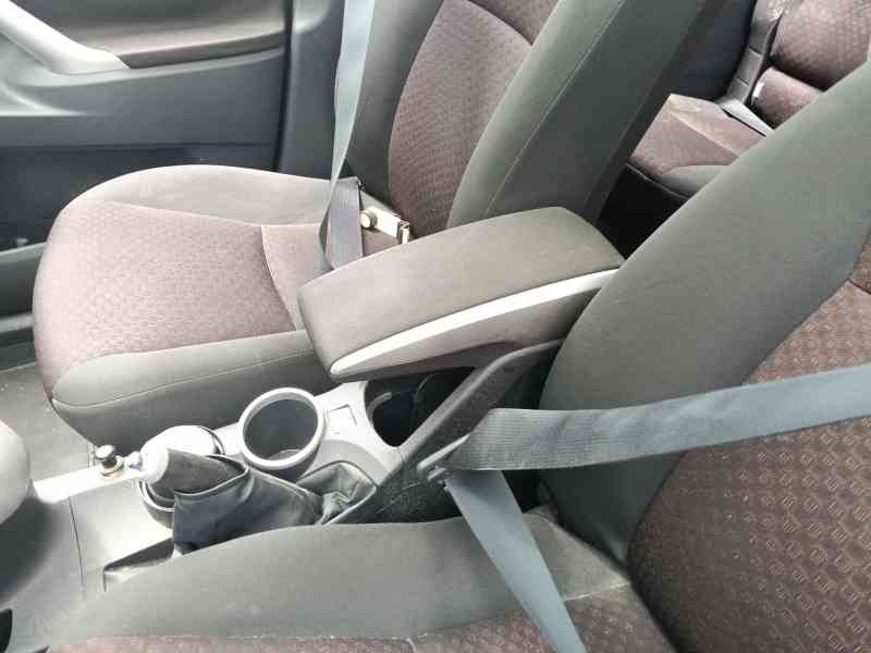 Recambio de apoyabrazos central para toyota verso (_r2_) 1.6 (zgr20_) referencia OEM IAM   