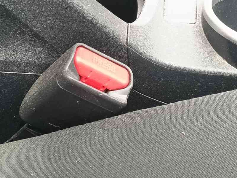 Recambio de enganche cinturon delantero derecho para toyota verso (_r2_) 1.6 (zgr20_) referencia OEM IAM   