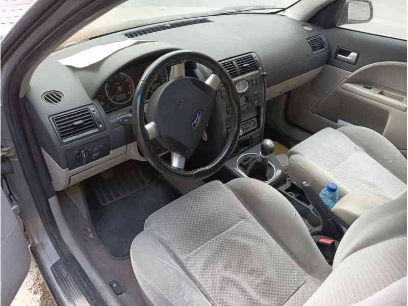 ford mondeo iii sedán (b4y) del año 2001