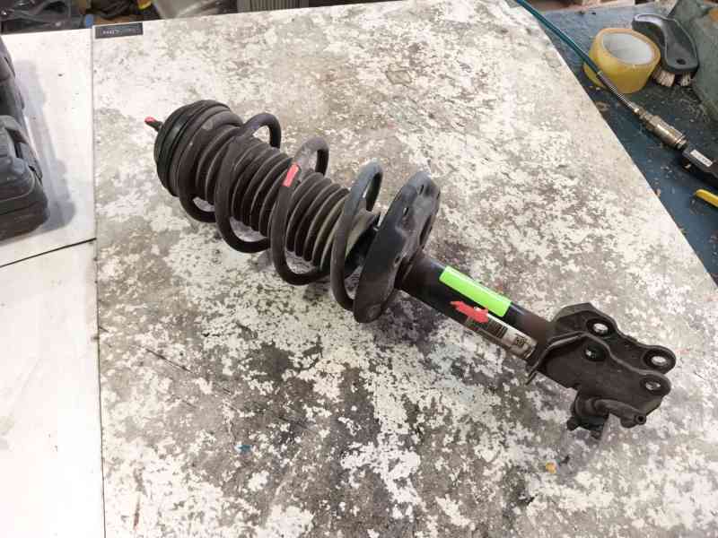 Recambio de amortiguador delantero izquierdo para opel corsa e (x15) 1.3 cdti (08, 68) referencia OEM IAM   