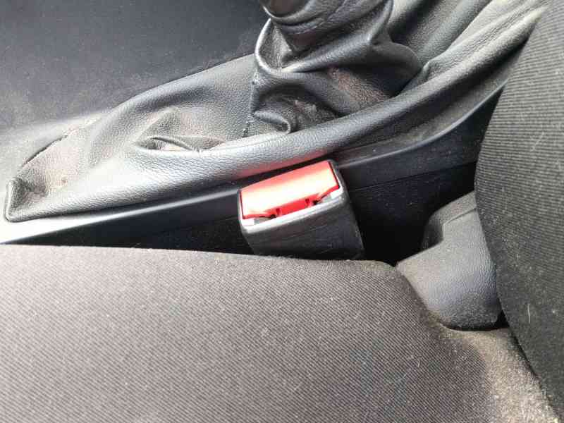 Recambio de enganche cinturon delantero izquierdo para opel insignia a (g09) 2.0 cdti (68) referencia OEM IAM   