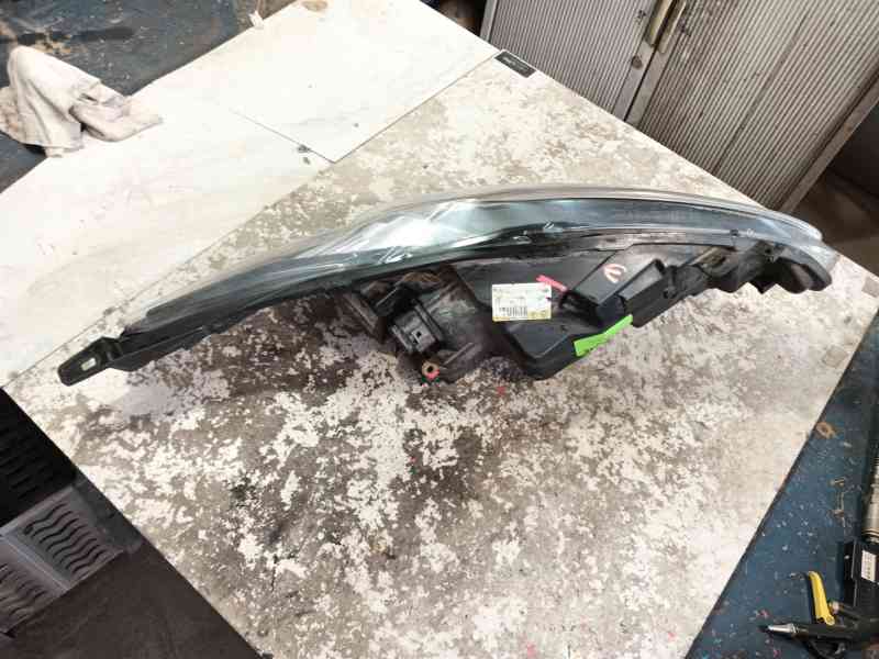 Recambio de faro izquierdo para ford fiesta vi (cb1, ccn) 1.25 referencia OEM IAM 1734615  