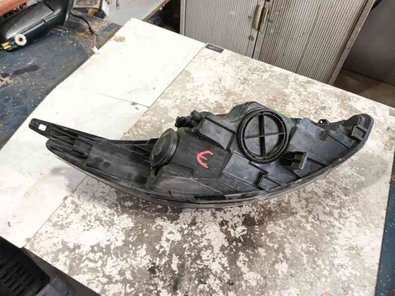 Recambio de faro izquierdo para ford fiesta vi (cb1, ccn) 1.25 referencia OEM IAM 1734615  