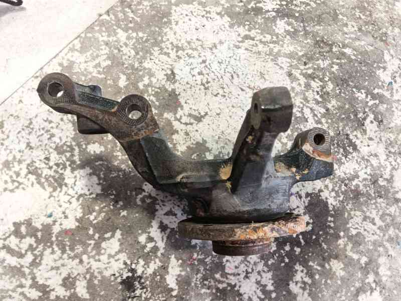 Recambio de mangueta delantera izquierda para renault kangoo / grand kangoo ii (kw0/1_) 1.5 dci 75 (kw07, kw10, kw04) referencia