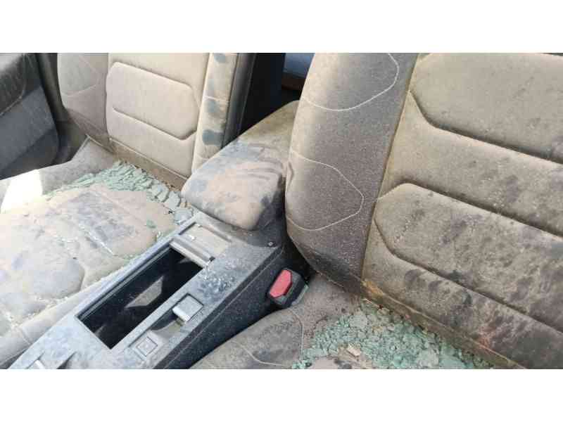 Recambio de apoyabrazos central para citroën c4 iii (ba_, bb_, bc_) e-c4 (bczkxc) referencia OEM IAM 98310333ZD  
