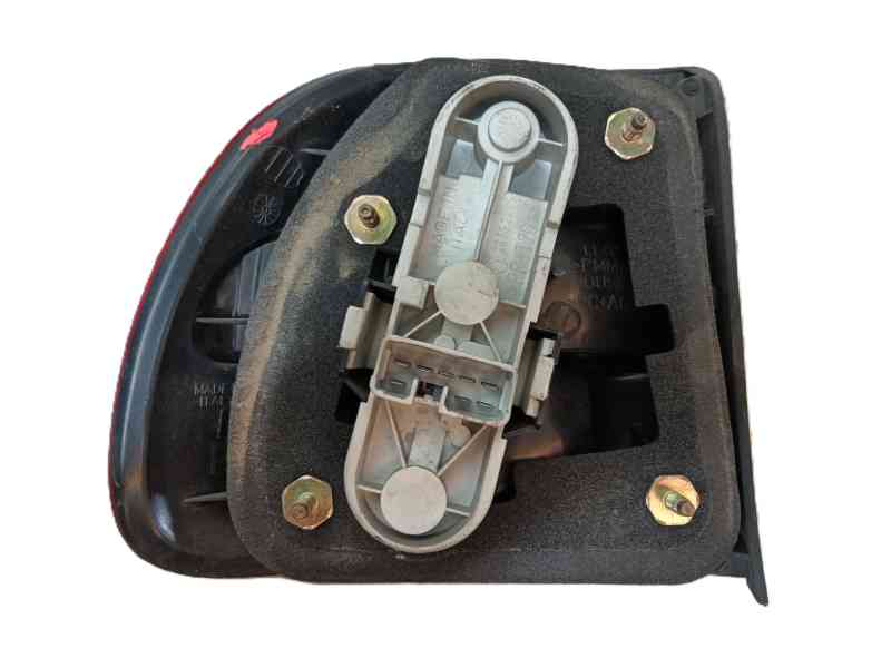 Recambio de piloto trasero derecho para volvo v40 station wagon (645) 1.9 di referencia OEM IAM 30621888  