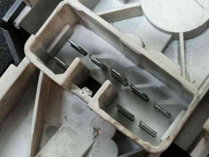 Recambio de piloto trasero derecho para volvo v40 station wagon (645) 1.9 di referencia OEM IAM 30621888  