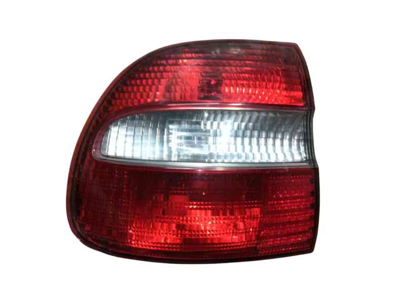 Recambio de piloto trasero izquierdo para volvo v40 station wagon (645) 1.9 di referencia OEM IAM 30621887  