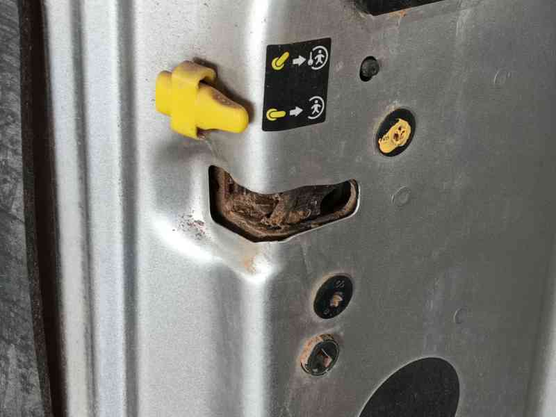 Recambio de puerta lateral corredera derecha para citroën jumpy iii autobús (v_) 1.6 bluehdi 115 referencia OEM IAM 9811897980  
