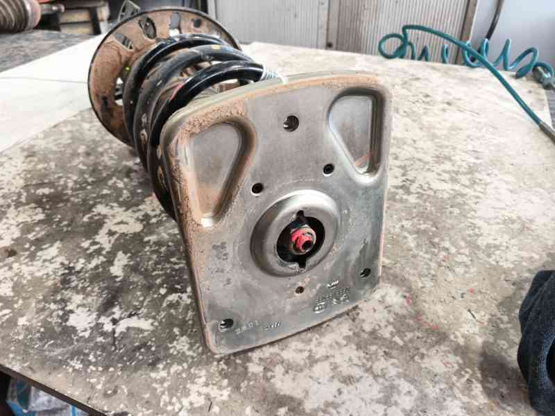 Recambio de amortiguador delantero izquierdo para citroën jumpy iii autobús (v_) 1.6 bluehdi 115 referencia OEM IAM   