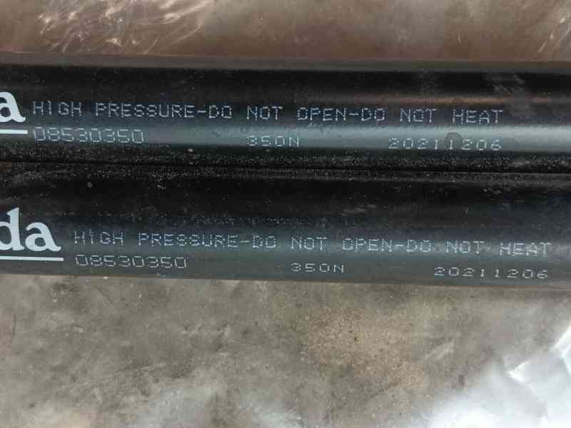 Recambio de amortiguadores maletero / porton para ford fiesta vi (cb1, ccn) 1.25 referencia OEM IAM  08530350 20211206