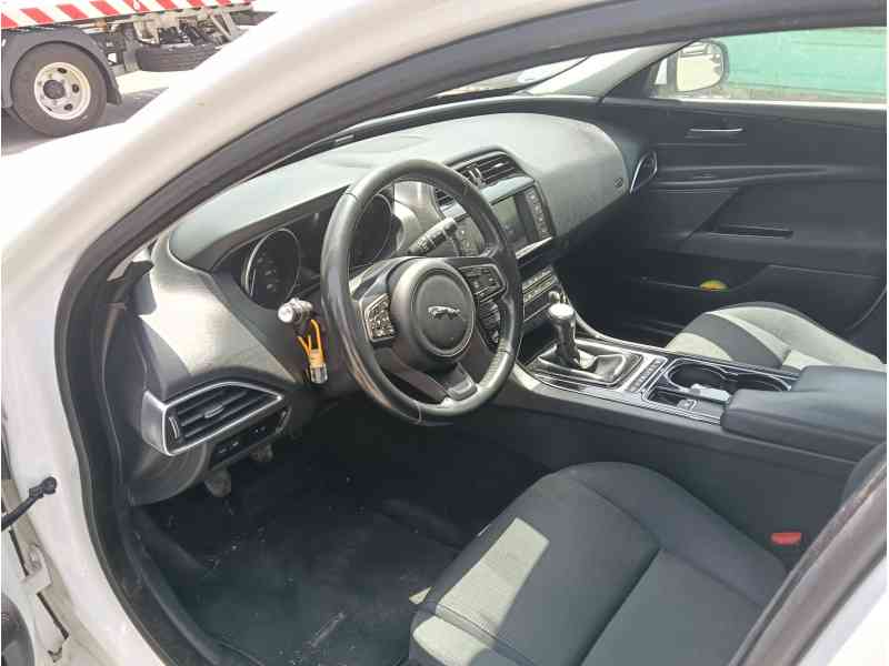 jaguar xe (x760) del año 2016