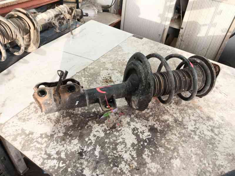 Recambio de amortiguador delantero izquierdo para toyota rav 4 v (_a5_, _h5_) 2.5 hybrid awd (axah54) referencia OEM IAM   