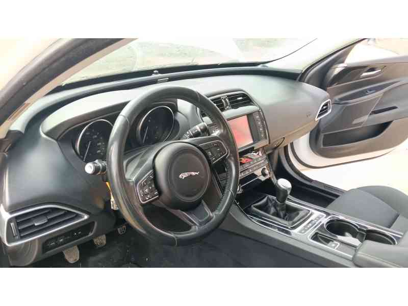Recambio de salpicadero para jaguar xe (x760) 2.0 d referencia OEM IAM   