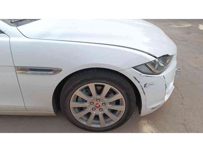 Recambio de aleta delantera derecha para jaguar xe (x760) 2.0 d referencia OEM IAM   