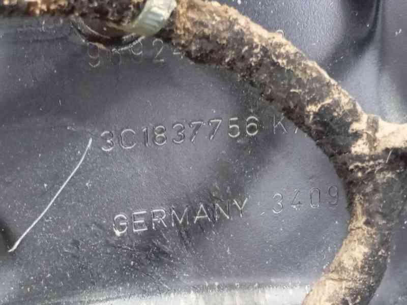 Recambio de puerta delantera derecha para volkswagen passat b6 (3c2) 2.0 tdi referencia OEM IAM 3C4831056J  