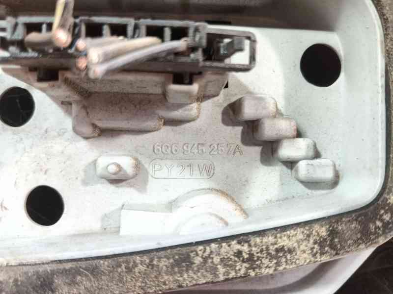 Recambio de piloto trasero izquierdo para volkswagen polo iv (9n_, 9a_) 1.9 sdi referencia OEM IAM 6Q6945095G  