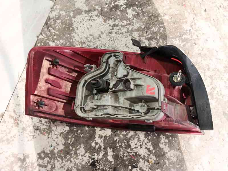 Recambio de piloto trasero derecho para audi a3 sportback (8pa) 2.0 tdi 16v referencia OEM IAM 8P0945096  