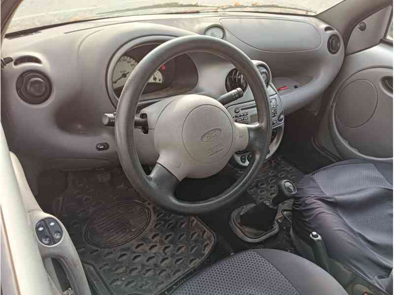 ford ka (rb_) del año 2000