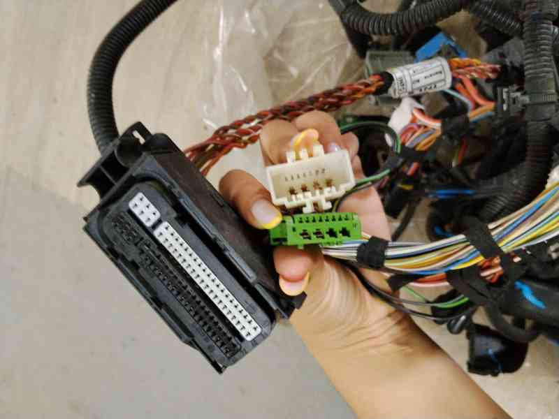 Recambio de cables para bmw serie 1 berlina (e81/e87) 118d referencia OEM IAM 12517802194 CABLEADO MOTOR 153781210 758039115A