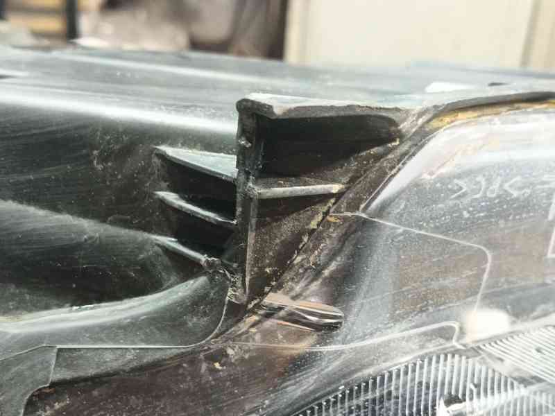 Recambio de faro izquierdo para volvo xc40 (536) d3 polestar referencia OEM IAM   