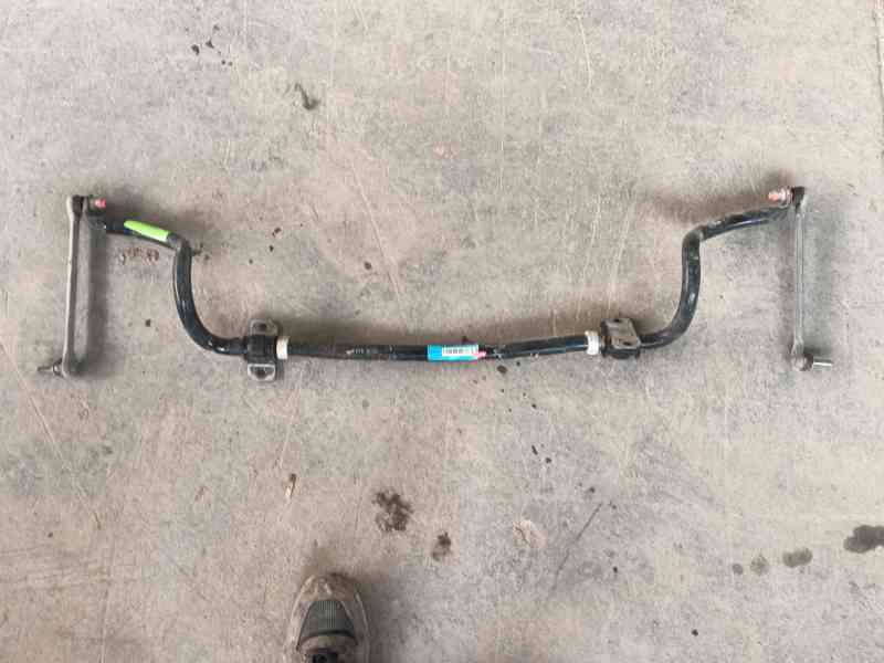 Recambio de barra estabilizadora delantera para ford ecosport 1.0 ecoboost referencia OEM IAM   