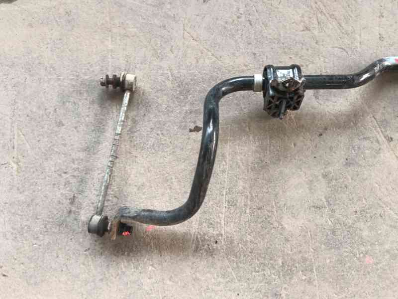 Recambio de barra estabilizadora delantera para toyota rav 4 v (_a5_, _h5_) 2.5 hybrid awd (axah54) referencia OEM IAM   