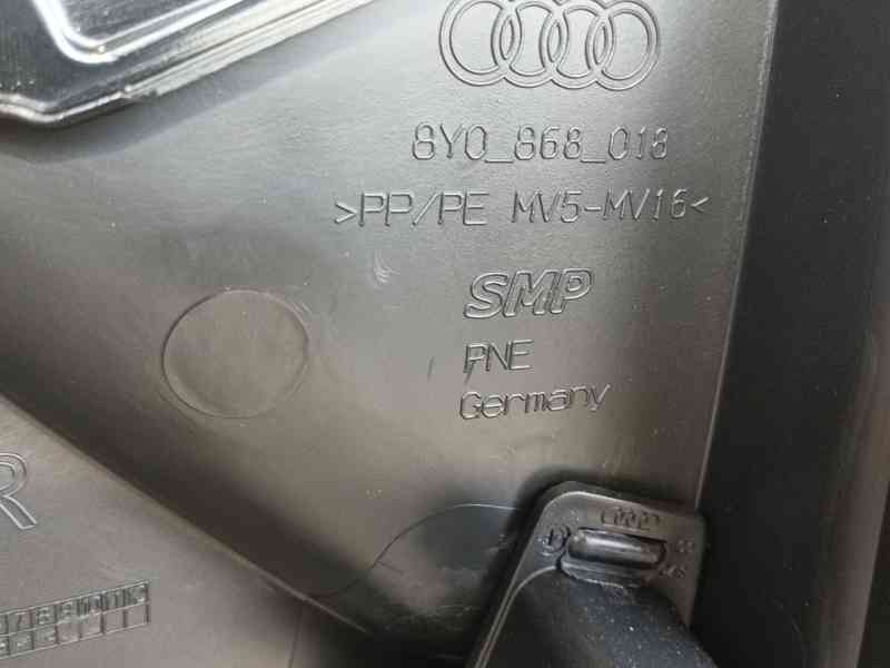 Recambio de guarnecido puerta delantera derecha para audi a3 sportback (8ya, 8yf) 35 tdi referencia OEM IAM   
