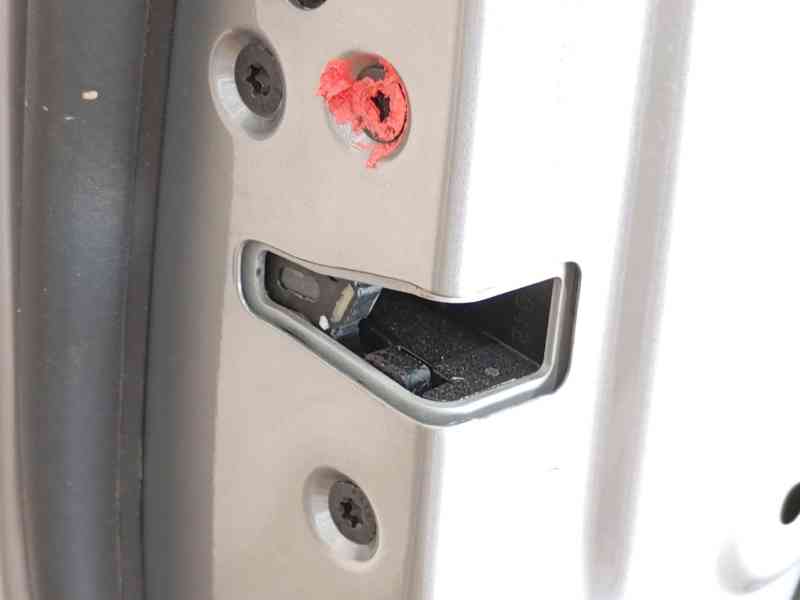 Recambio de puerta trasera izquierda para ford ecosport 1.0 ecoboost referencia OEM IAM   