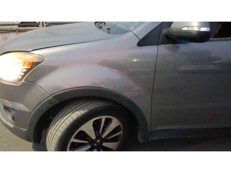 Recambio de aleta delantera izquierda para ssangyong korando (ck) 2.0 e-xdi referencia OEM IAM   