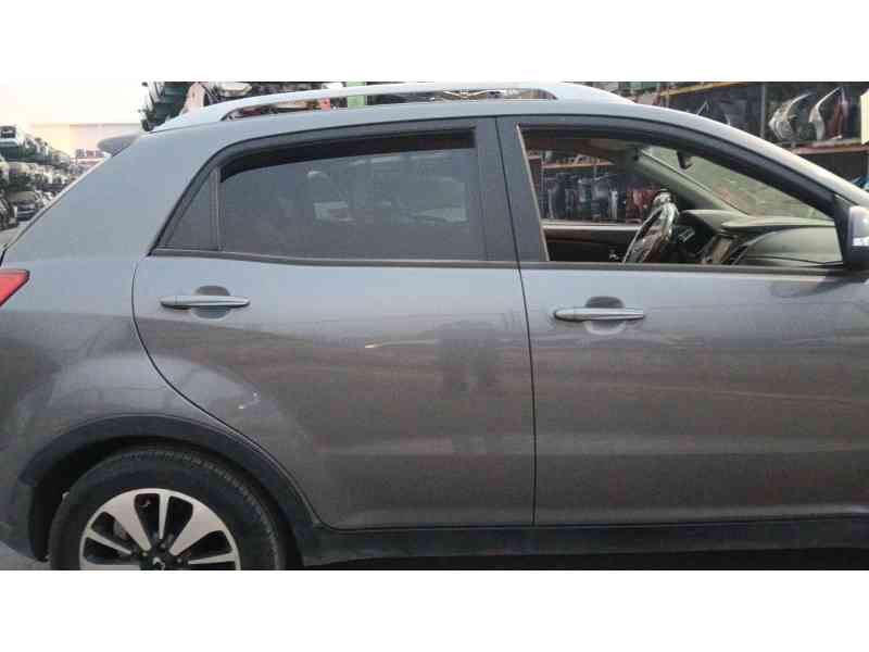 Recambio de puerta trasera derecha para ssangyong korando (ck) 2.0 e-xdi referencia OEM IAM   
