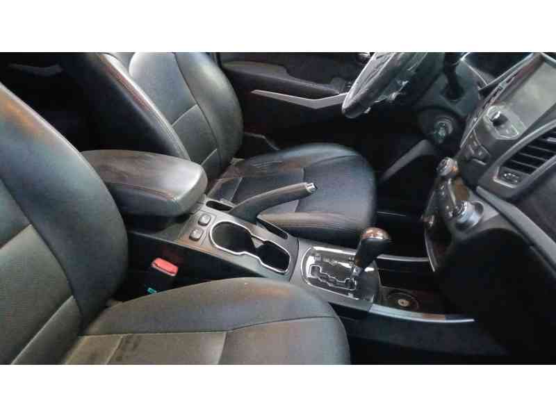 Recambio de apoyabrazos central para ssangyong korando (ck) 2.0 e-xdi referencia OEM IAM   