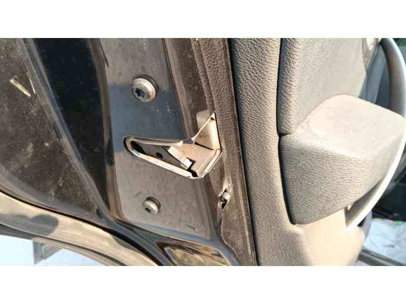 Recambio de cerradura puerta trasera izquierda para bmw x3 (e83) 2.0 sd referencia OEM IAM   