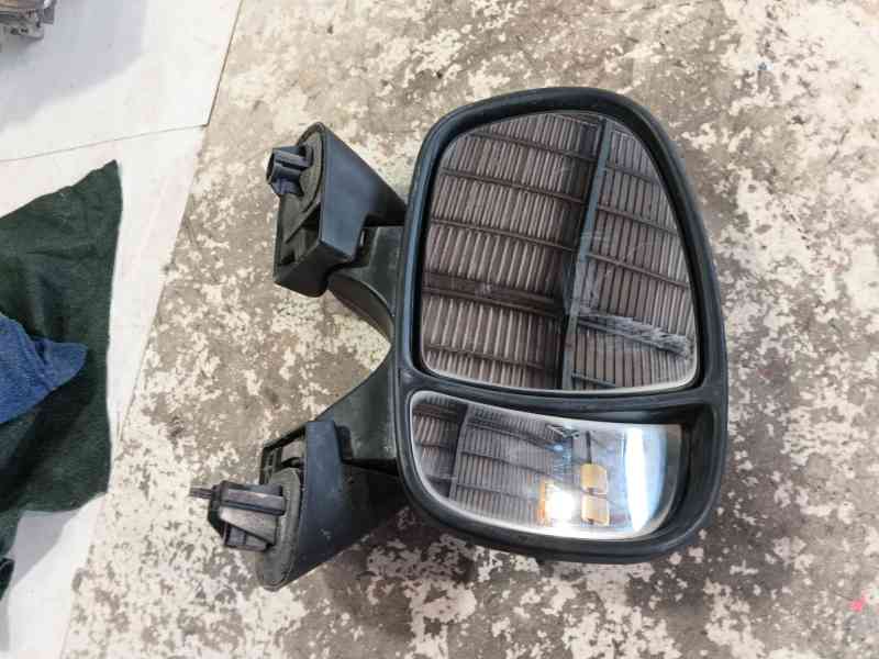 Recambio de espejo retrovisor derecho para opel vivaro a furgoneta (x83) 2.0 cdti (f7) referencia OEM IAM   