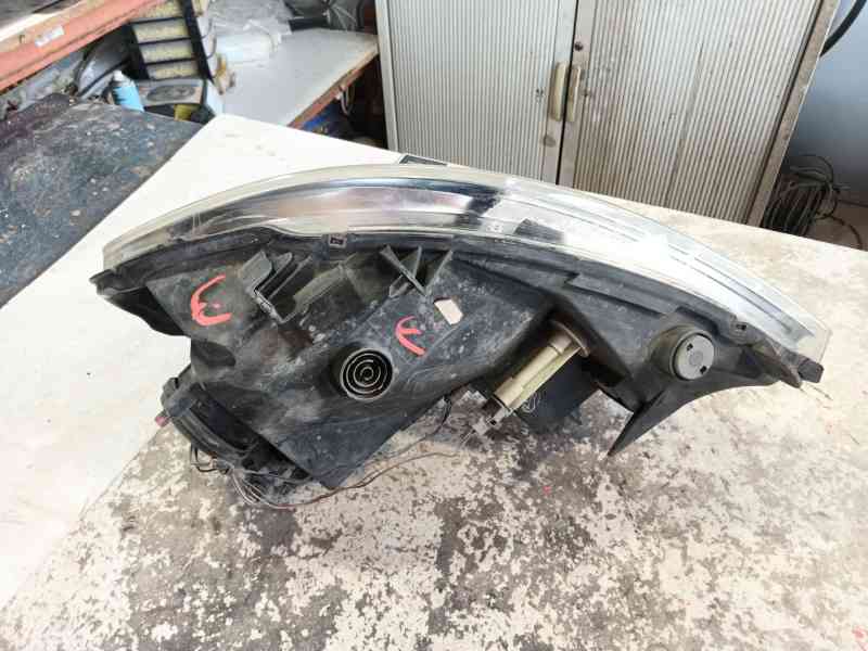 Recambio de faro derecho para opel vivaro a furgoneta (x83) 2.0 cdti (f7) referencia OEM IAM   