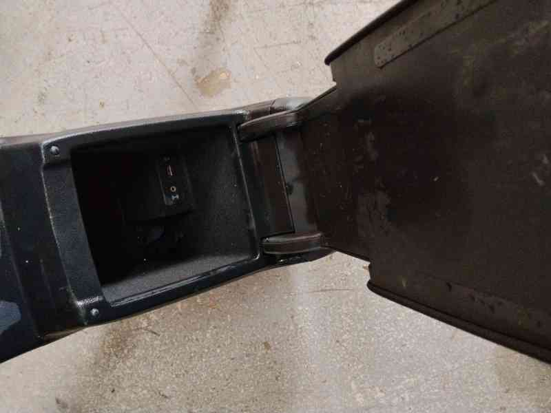 Recambio de apoyabrazos central para volkswagen passat b8 variant (3g5, cb5) 2.0 tdi referencia OEM IAM 3G0864207AAMJ  
