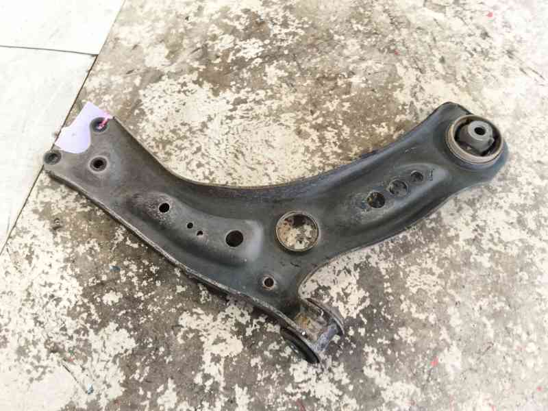 Recambio de brazo suspension inferior delantero izquierdo para seat leon (5f1) 1.6 tdi referencia OEM IAM 5WA407151  