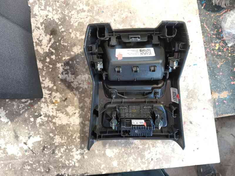 Recambio de consola central para audi a3 sportback (8ya, 8yf) 35 tdi referencia OEM IAM   