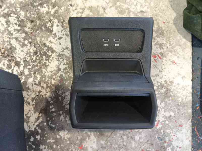 Recambio de consola central para audi a3 sportback (8ya, 8yf) 35 tdi referencia OEM IAM   