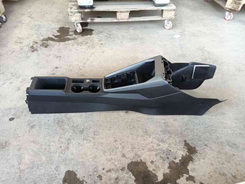 Recambio de consola central para audi a3 sportback (8ya, 8yf) 35 tdi referencia OEM IAM   
