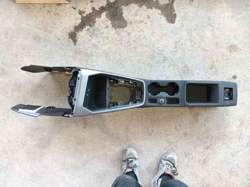 Recambio de consola central para audi a3 sportback (8ya, 8yf) 35 tdi referencia OEM IAM   